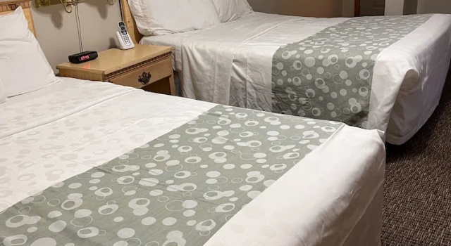 Четырёхместный номер Economy Oswego Inn