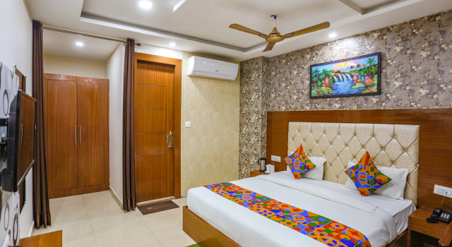 Номер Deluxe FabHotel Frolic