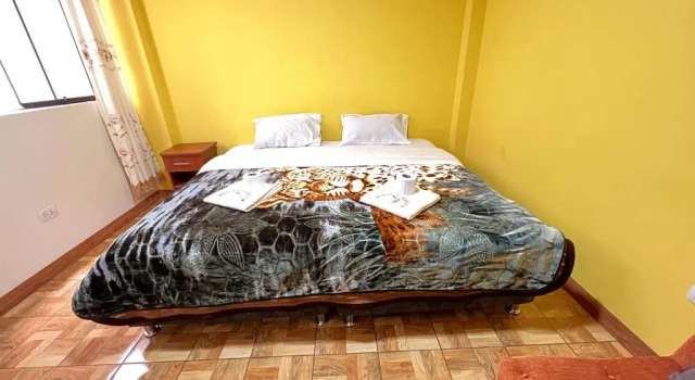Hostal Berlin, Prenota Hotel Hotel economici a Junín