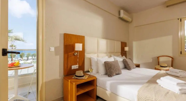 Двухместный номер Standard с балконом и с видом на море Malia Bay Beach Hotel & Bungalows