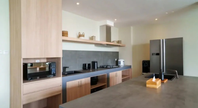 Luxe Villa Emerald hill 12 BR karaoke heated pool