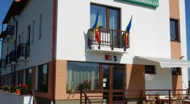 Pensiunea Cetatea Craiului, Rezerwuj Hotel Hotele w Prahova Valley z parkingiem, Parking