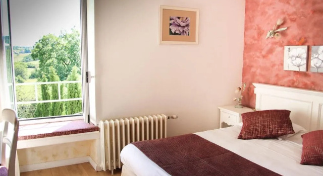 Auberge des 7 Tours, Rezervovat Hostel Hotely v Martiel se snídaní, Snídaně