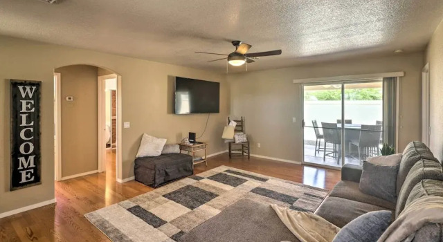 Lake Havasu City Home w/ Patio ~ 3 Mi to Lake