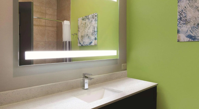 Четырёхместный номер Standard La Quinta by Wyndham Tyler South