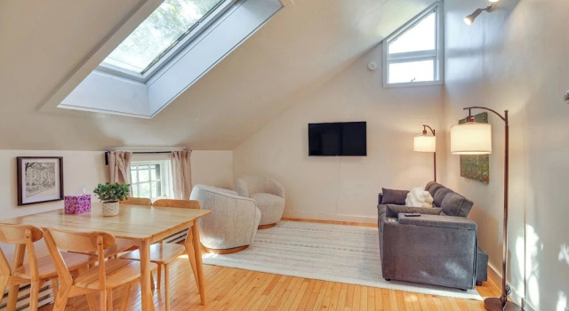 Walkable 3-unit Retreat on Main Street, Waterbury!