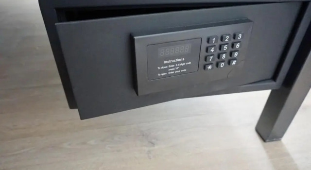 Четырёхместный номер Standard Hotel Astoria The Hague