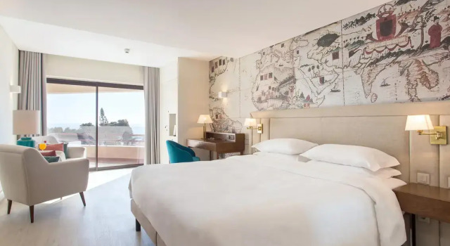Номер Deluxe Four Points by Sheraton Sesimbra