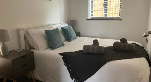 Апартаменты с 2 комнатами Little Elm - luxury home from home, free parking, 30-40 mins walk from Bath city centre