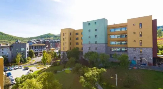 Xuelu Zhenxuan Qingshan Homestay, Rezervovat Hotel Ťi-lin Jilin