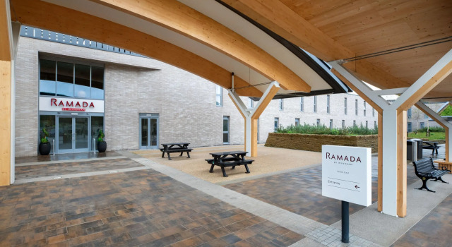 Ramada by Wyndham Leeds East, Prenota Hotel Leeds West Yorkshire