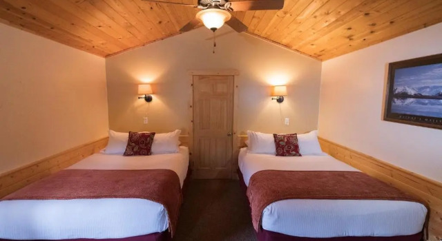 Четырёхместный номер Standard McKinley Creekside Cabins