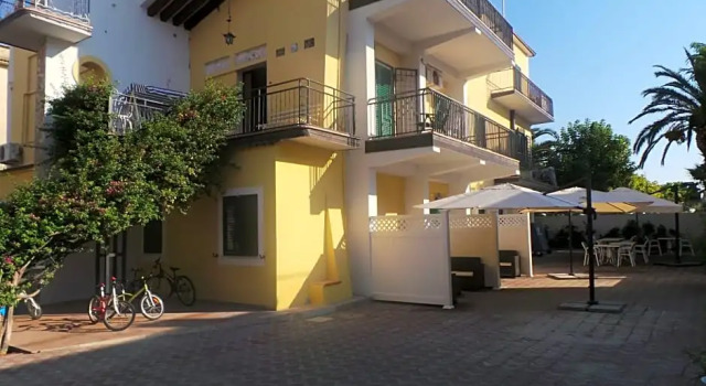 Villa Lisa, Book Villa Villaer i Corigliano Calabro, Villa