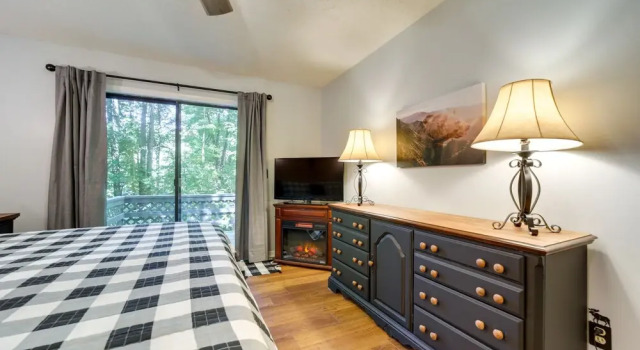 Peaceful Maggie Valley Vacation Rental w/ Fire Pit