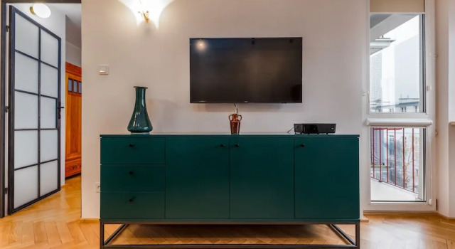 Little Home Plac Dabrowskiego 12, Забронировать Отель Средместье Варшава, рядом с Конференц-центр Рондо Один