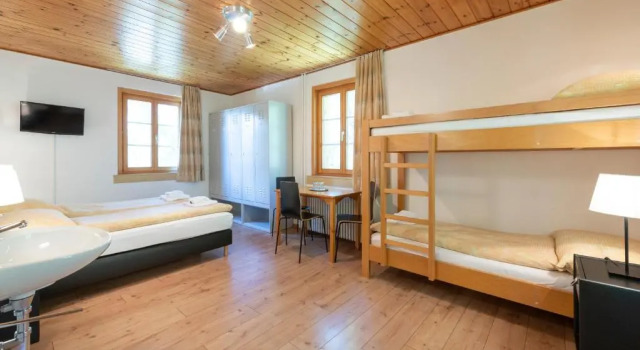 Кровать в общем номере (женский номер) Hostel by Randolins