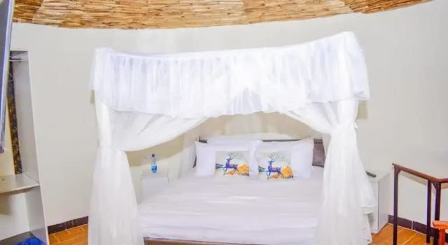 Oloirien Hotel & Resort