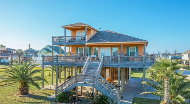 Коттедж Seaside Merryment 4 Bedroom Home