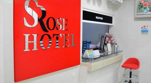 Кровать в общем номере S Rose Hotel