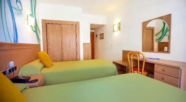 Двухместный номер Standard с балконом Hotel Servigroup Papa Luna 4 Sup