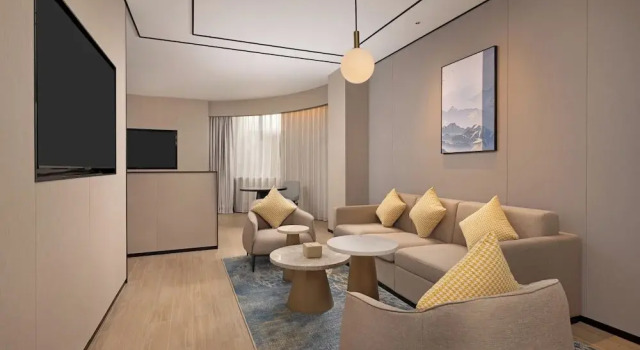 Люкс Deluxe Hilton Garden Inn Chengdu Jinniu Yipintianxia