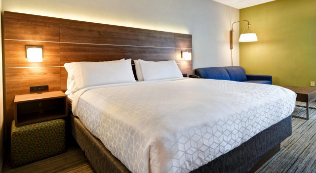 Holiday Inn Express Newport North - Middletown by IHG