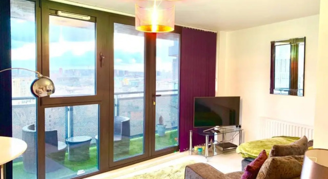 1 Bedroom Apartment in Bow With Spectacular Views, Varaa Huoneisto Asunnot kohteessa Merseyside, Huoneisto