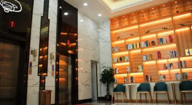 Boyue Fashion Hotel (Jiangmen East Station), Rezerwuj Hotel Hotele w Jiangmen z parkingiem, Parking