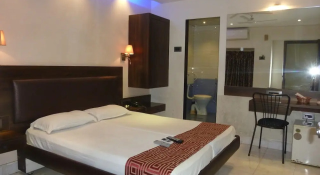 Номер Deluxe с балконом Hotel New Bengal