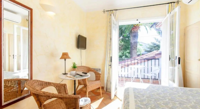 Двухместный номер Standard с балконом Hotel Villa Provencale