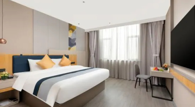 Люкс Homeinn Selected Hotel (Kuqa Changning Road)