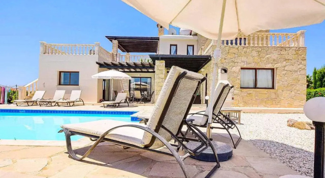 Villa Cleco, Rezerwuj Willa Peja Pafos