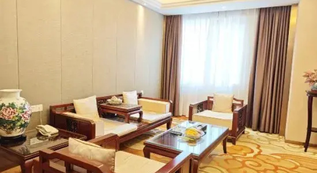 Люкс Business Jincheng Hotel (Guangzhou Zhongshan Hospital Dongshankou Metro Station)