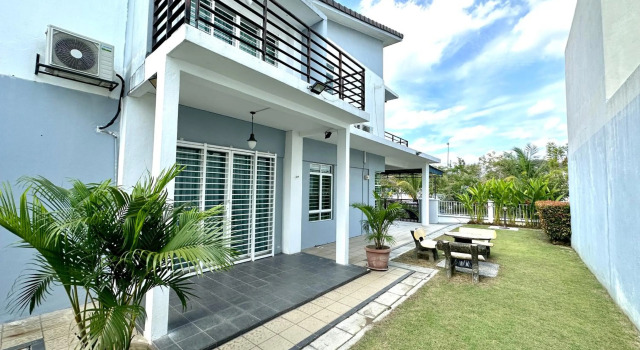 BNB Casa Grande at Rawang - spacious, 15 pax and WiFi, Забронировать Отель «постель и завтрак» Раванг Селангор