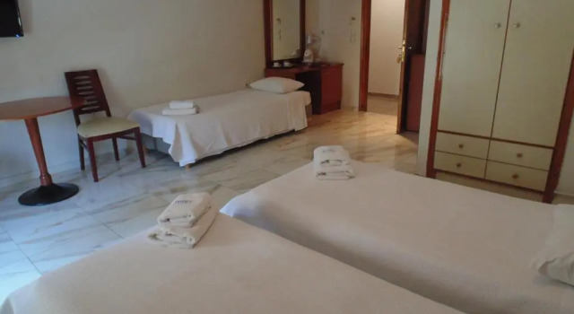 Трёхместный номер Standard Piraeus Acropole Hotel