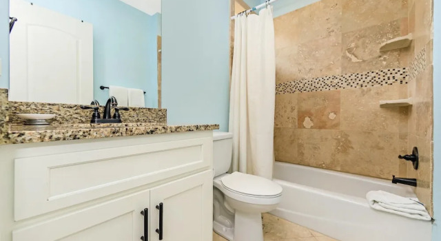 Villa Lago 1935, Varaa Villa Hotellit Emerald Coast uima-altaalla, Uima-allas