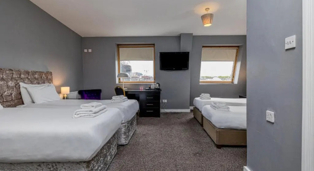Четырёхместный номер Standard The Camden Street Hotel