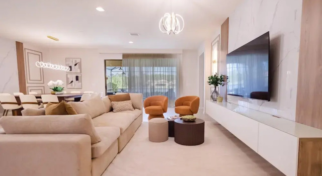 1643 LA - Luxurious Retreat Windsor at Westside, Book Feriehus Hoteller i Four Corners med pool, Swimmingpool