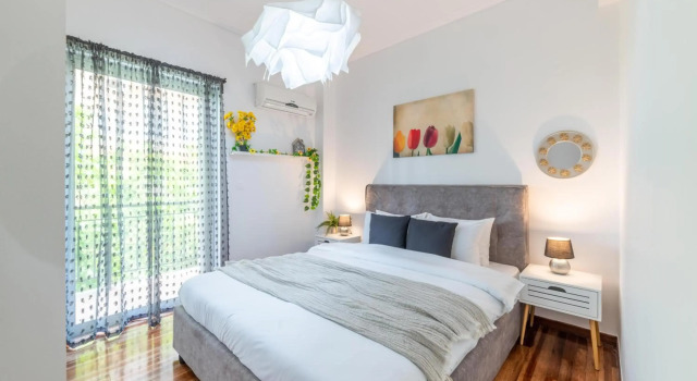 Modern Escape Near Riviera & Niarchos Foundation!, Забронировать Отель Каллифея Афины, рядом с Кардиохирургическийцентр имени Онассиса