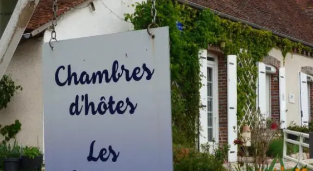 chambres d'hôtes les Muscaris, Rezerwuj Hotel Feins-en-Gâtinais 