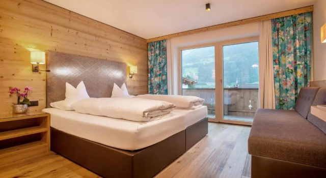 Двухместный номер Deluxe с балконом Hotel Tipotsch
