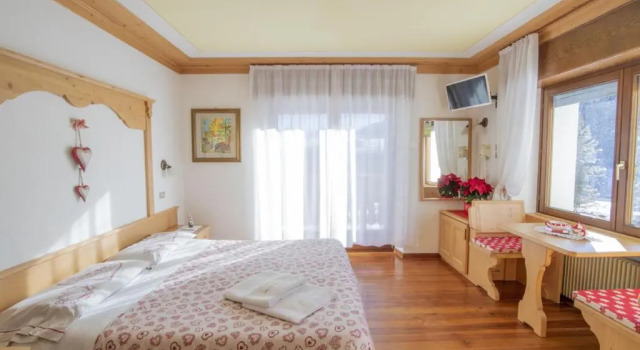 Двухместный номер Standard с балконом Hotel Edelweiss