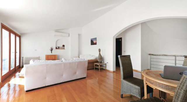 Awesome Home in Zaboric With 5 Bedrooms and Internet