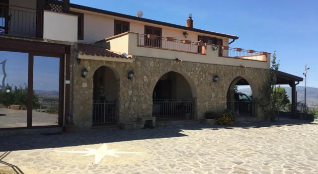 Четырёхместный номер Standard B&B Profumi di Sicilia