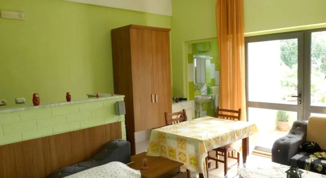 Studio in District de Berat, With Wonderful Mountain View, Enclosed Garden and Wifi, Prenota Hotel Hotel a Berat County con parcheggio, Parcheggio