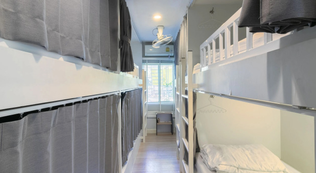 Кровать в общем номере Ratana Boutique Hostel
