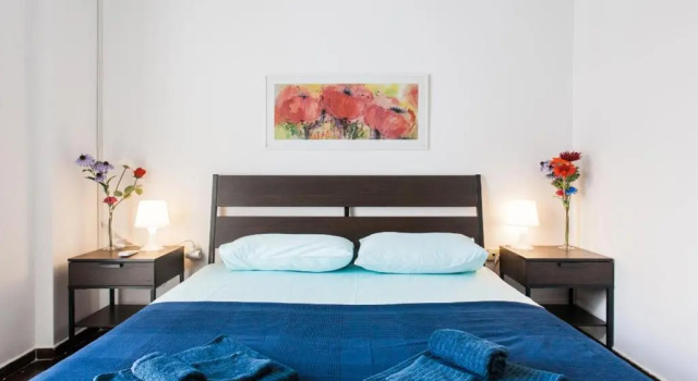 2 Min Walk To Acropolis 50 sqm, Забронировать Отель Неос-Космос Афины, рядом с Холм Филопаппос