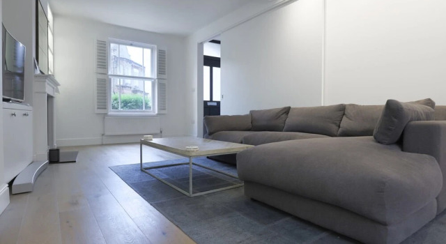 Luxury 2 Bedroom Battersea House With Garden