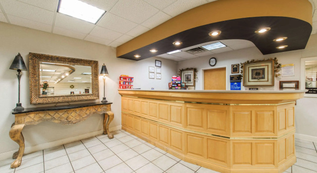 Days Inn by Wyndham Elizabethtown, Book Hotel Hoteller i Elizabethtown med pool, Swimmingpool