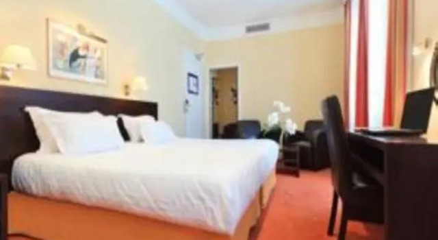 Номер Comfort Hotel Gounod Fully Renovated